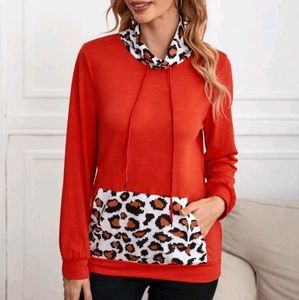 Leopard Print Pocket Sweatshirt